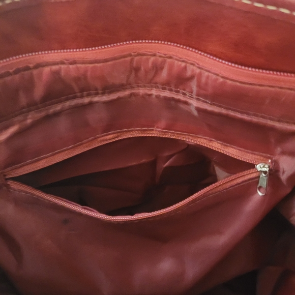 Stylish Red Purse - Picture 5 of 6